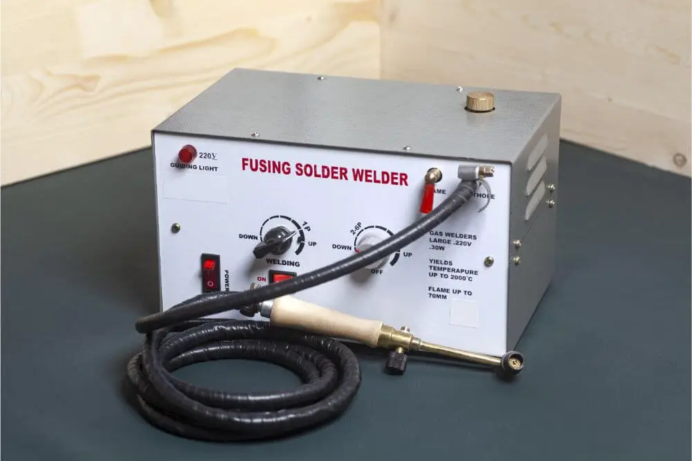 Can a Soldering Iron Melt Gold?