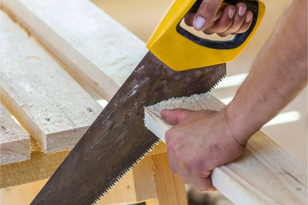How to Cut a 60-Degree Angle with a Handsaw